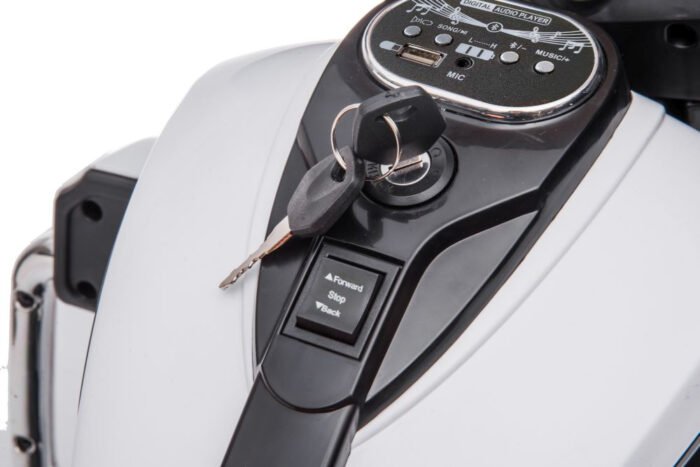 Çocuk - Goldwing NEL-R1800GS Beyaz Elektrikli Motor - Güçlü Sürüş Keyfi Sunan Motor - Görsel 3