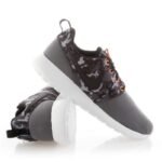 Nike Roshe One Print Jr 677782-004 Ayakkabı - Görsel 3