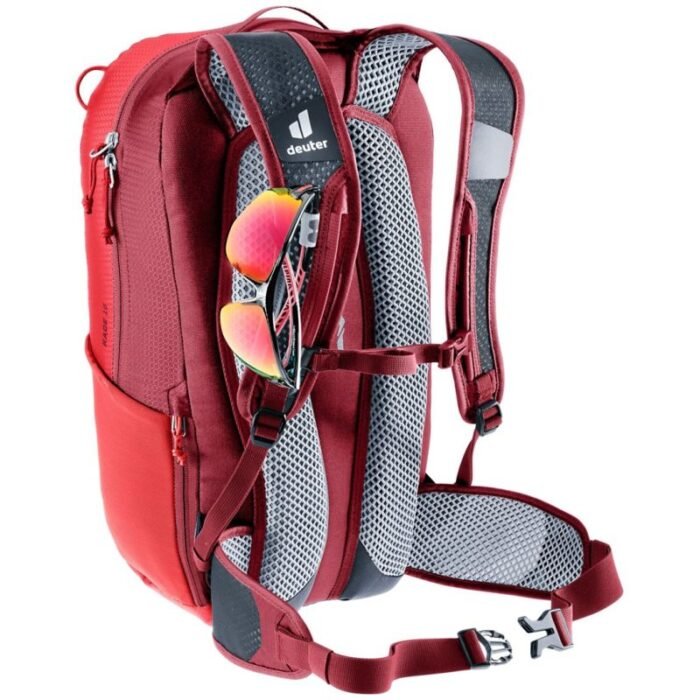 Deuter Race 16 hiking