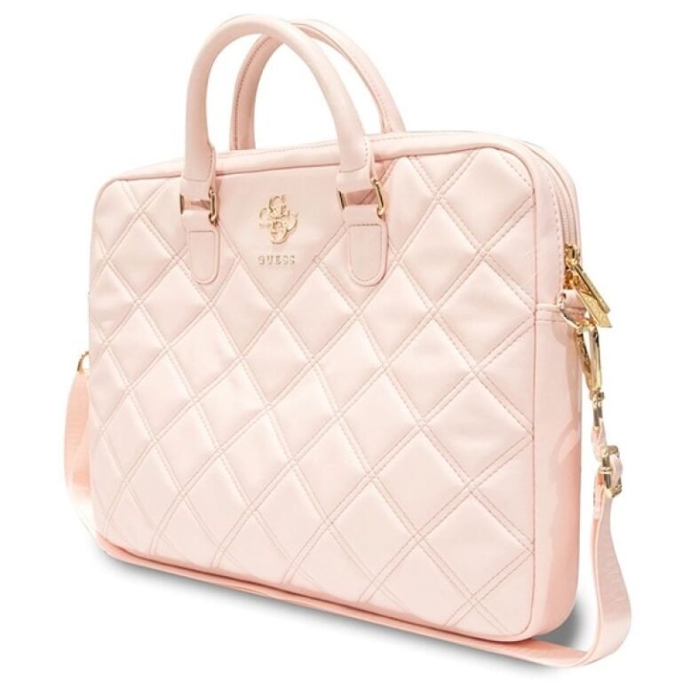 Guess Quilted 4G koleksiyonundan