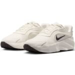 Nike Aura Edge HQ7025-105