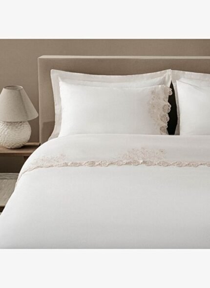 Ecocotton Amanda Battal Boy Nevresim Takımı %100 Organik Pamuk Keten Dantelliı Krem 240x220Cm