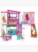 Barbie Barbienin Tatil Evi HCD50