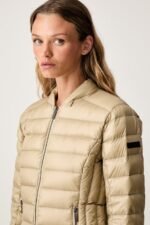 Armani Exchange Kadın Şişme