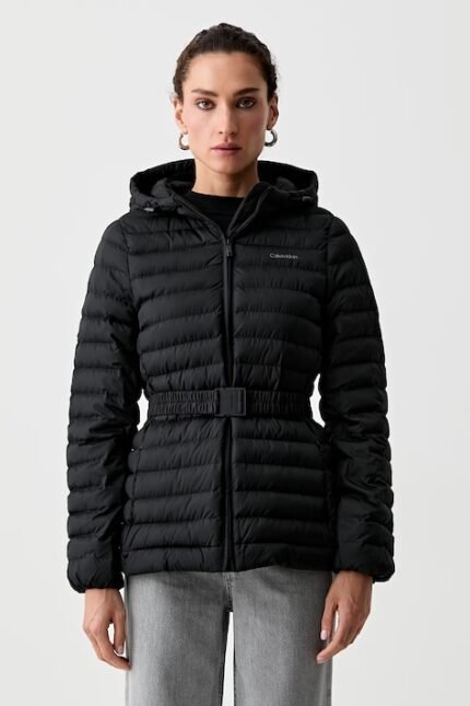 Calvin Klein Kadın Kısa