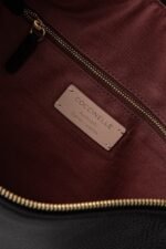 coccinelle siyah deri hobo