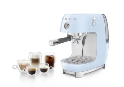 Smeg ECF03PBEU 50's Style Manuel Espresso Makinesi - Pastel Mavi