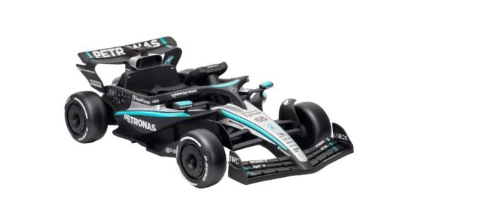 Mercedes-AMG PETRONAS F1 Lisanslı Akülü Çocuk Go-Kart / Aracı - Siyah (123x66x39 cm) - Görsel 5