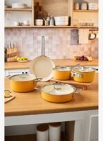 Karaca x Refika Swiss Crystal 9 Parça Tencere Seti Mustard Yellow