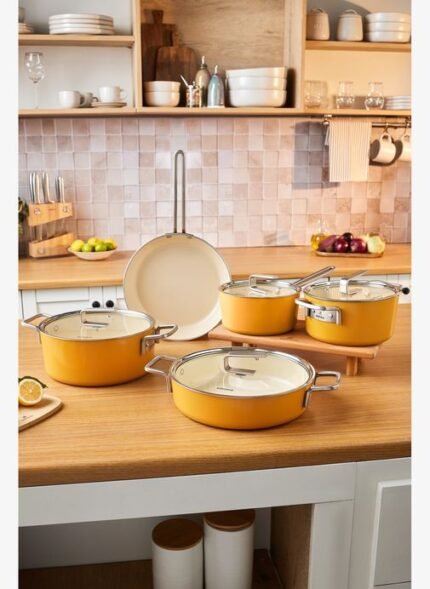 Karaca x Refika Swiss Crystal 9 Parça Tencere Seti Mustard Yellow
