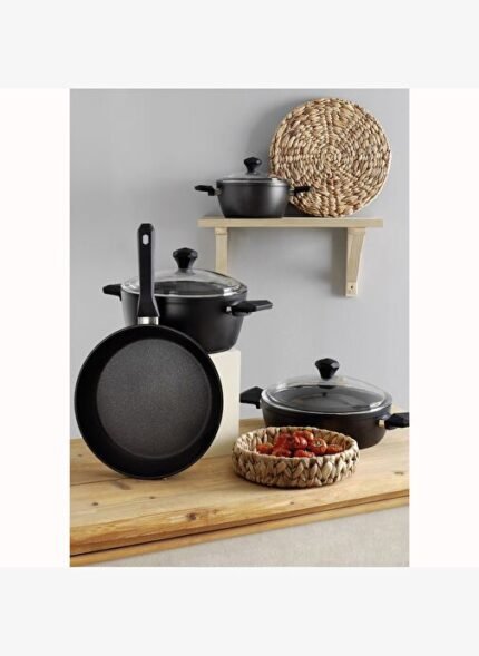 Pierre Cardin Diamond Cook